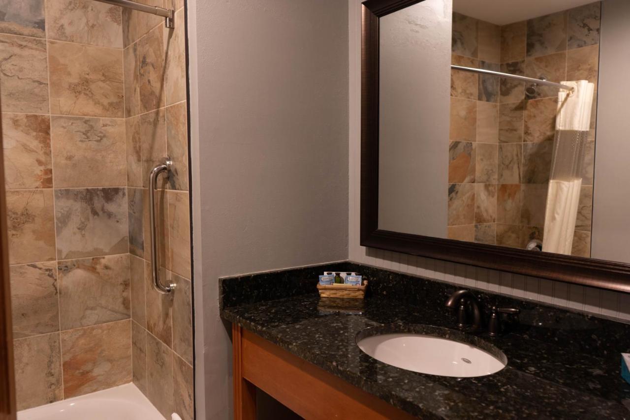 The Black Bear Lodge At Stratton Mountain Resort Extérieur photo
