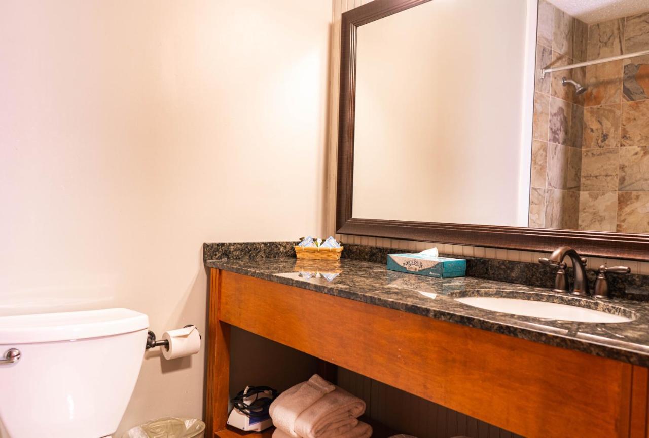 The Black Bear Lodge At Stratton Mountain Resort Extérieur photo