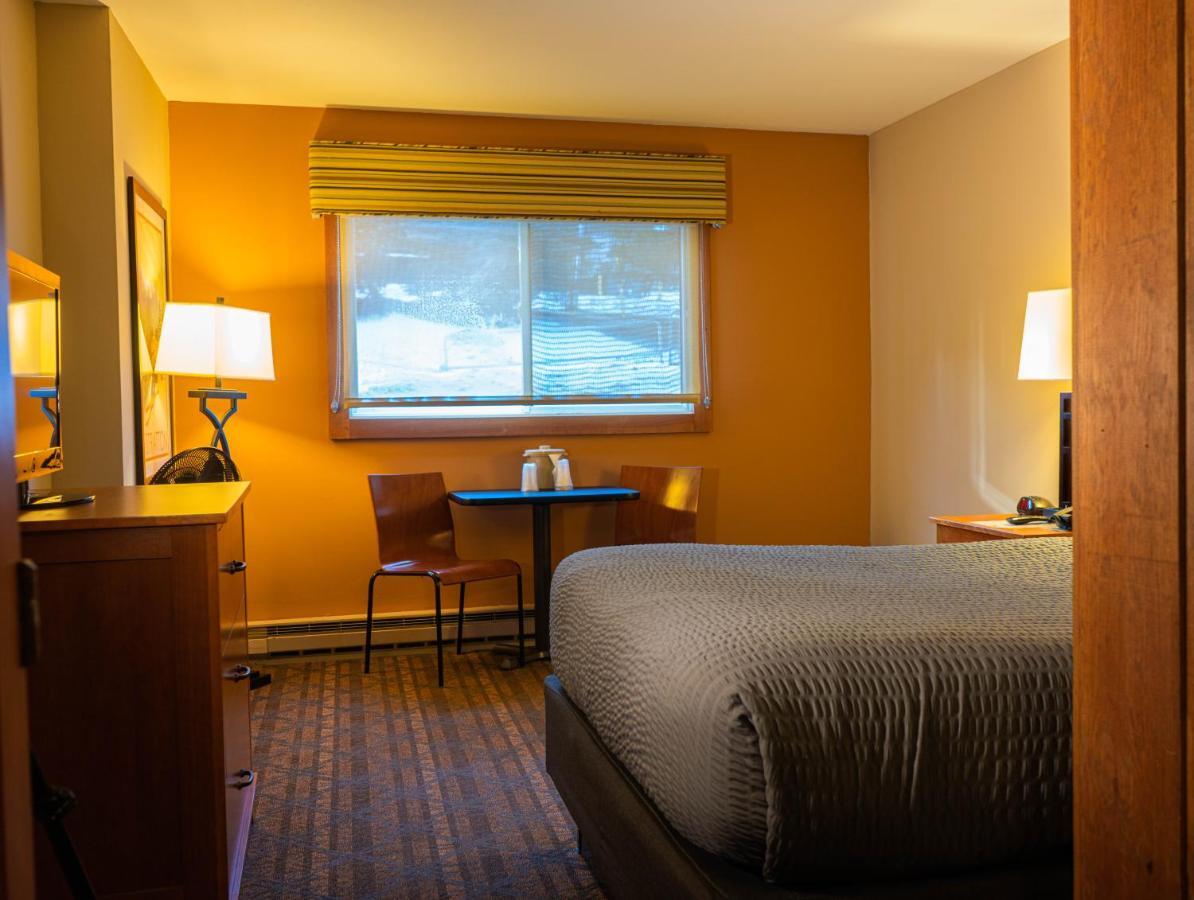 The Black Bear Lodge At Stratton Mountain Resort Extérieur photo
